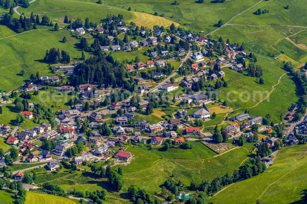 Aerial photograph Todtnauberg - Location view of the streets and houses of residential areas in the valley landscape surrounded by mountains in Todtnauberg in the state Baden-Wuerttemberg, Germany