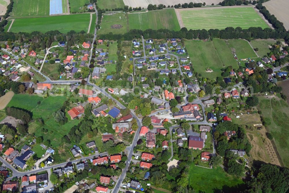 Aerial photograph Tangendorf - Town View of the streets and houses of the residential areas in Tangendorf in the state Lower Saxony, Germany