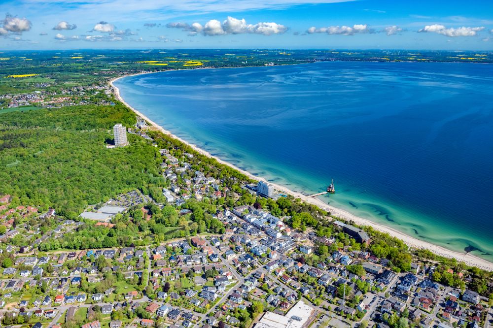Aerial image Timmendorfer Strand - Town View of the streets and houses of the residential areas in Timmendorfer Strand at the coast of the Baltic Sea in the state Schleswig-Holstein