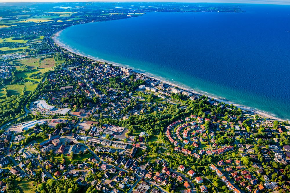 Aerial image Timmendorfer Strand - Town View of the streets and houses of the residential areas in Timmendorfer Strand at the coast of the Baltic Sea in the state Schleswig-Holstein, Germany