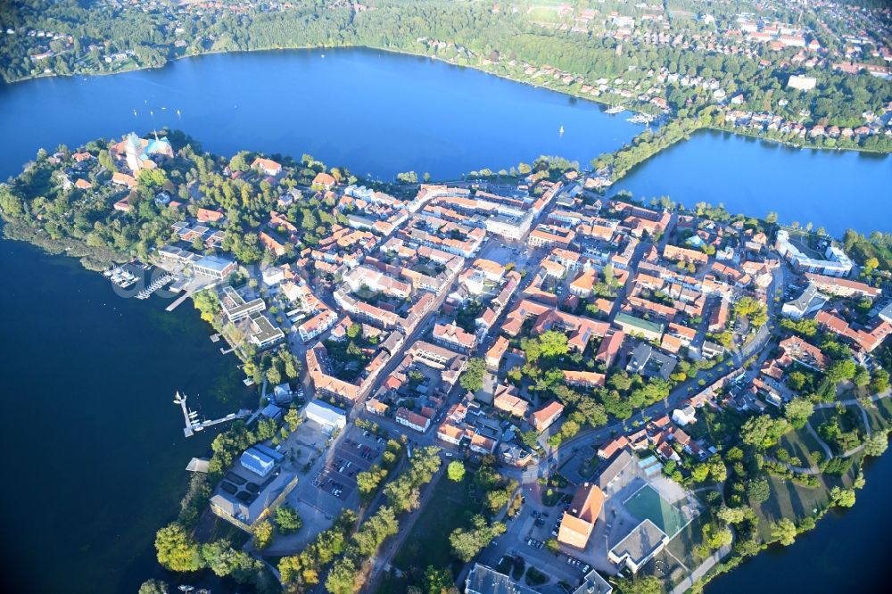 Aerial photograph Ratzeburg - Village on the banks of the area Ratzeburger See in Ratzeburg in the state Schleswig-Holstein, Germany