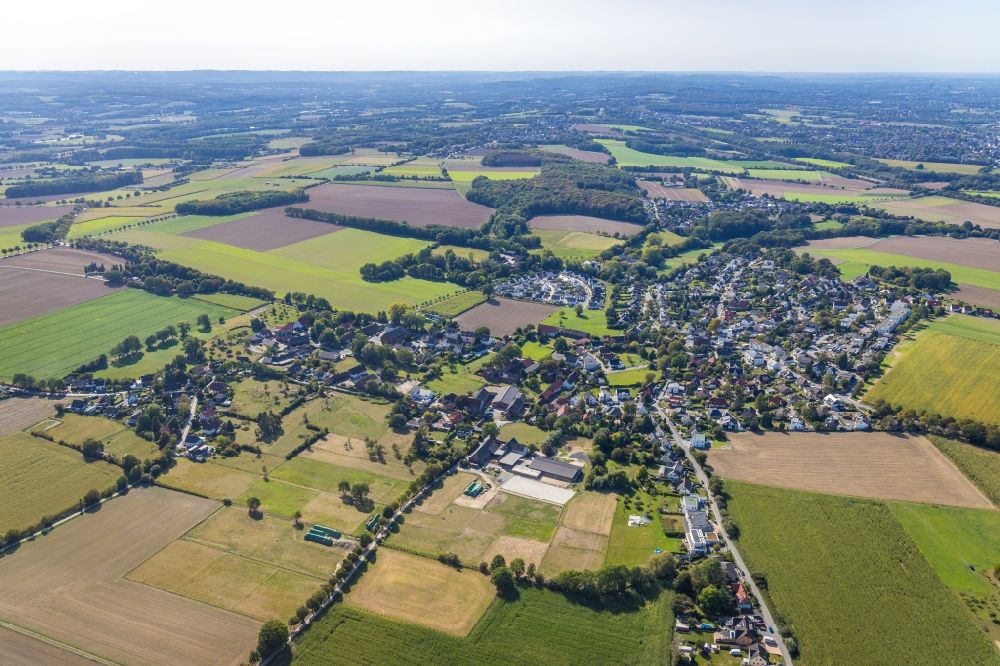 Aerial photograph Unna - Town View of the streets and houses of the residential areas in Unna in the state North Rhine-Westphalia, Germany