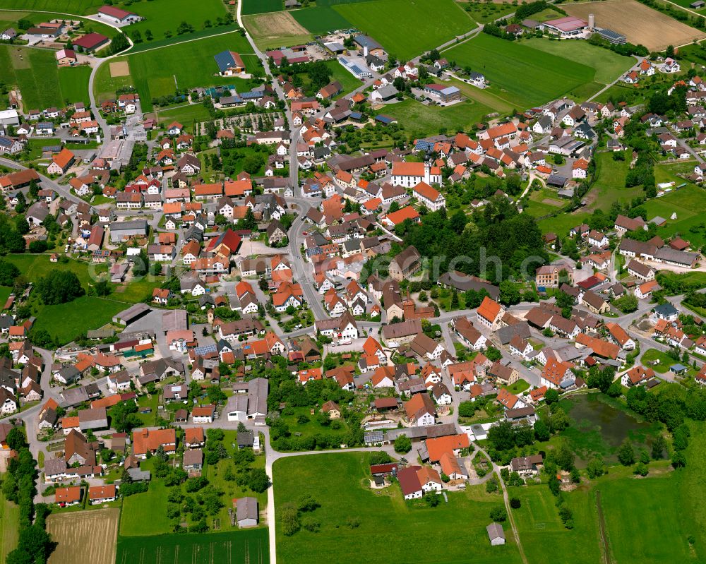 Aerial photograph Uttenweiler - Town View of the streets and houses of the residential areas in Uttenweiler in the state Baden-Wuerttemberg, Germany