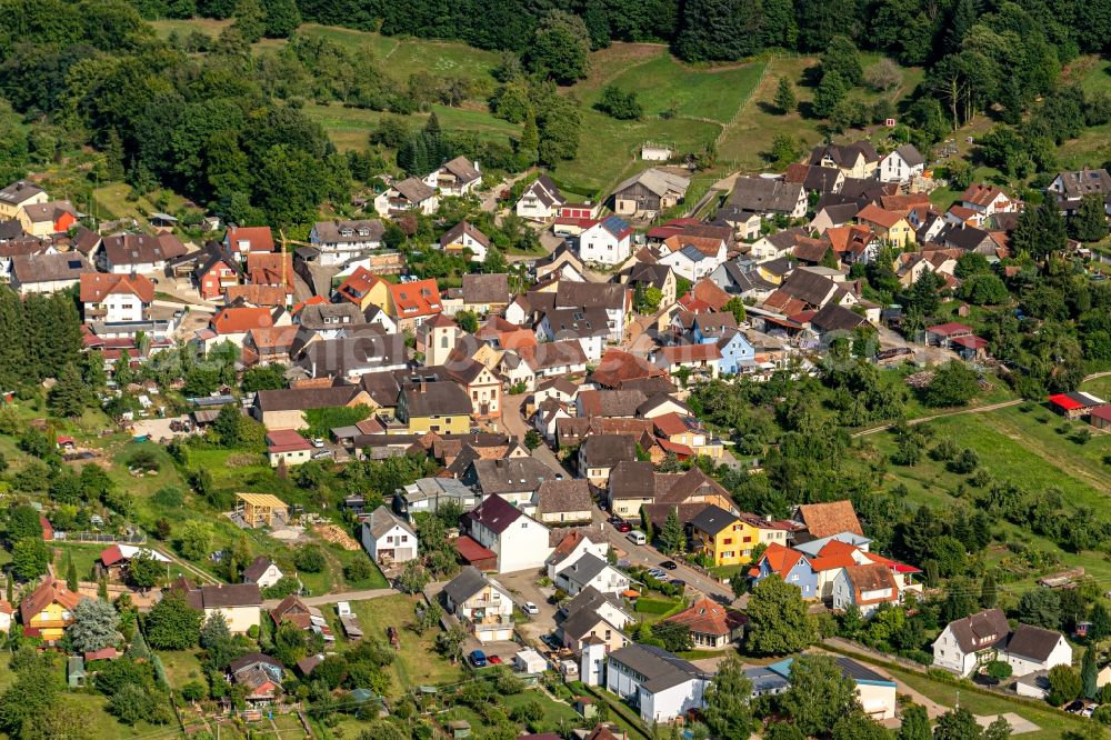 Aerial photograph Wallburg - Town View of the streets and houses of the residential areas in Wallburg in the state Baden-Wurttemberg, Germany