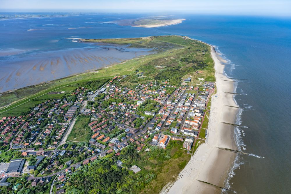 Aerial photograph Wangerooge - View of the village of Wangerooge on the island of the same name in the Wadden Sea of the North Sea in the state of Lower Saxony. Wangerooge is the Eastern-most inhabited of the East Frisian Islands. It has a sand beach and is a spa resort