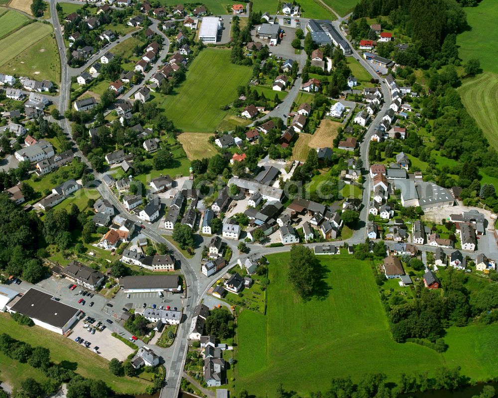 Weidesgrün from the bird's eye view: Town View of the streets and houses of the residential areas in Weidesgrün in the state Bavaria, Germany