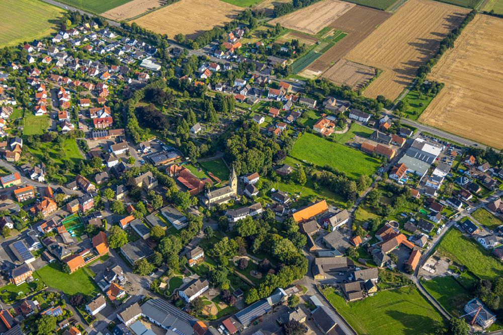 Westönnen from above - Town View of the streets and houses of the residential areas in Westoennen at Ruhrgebiet in the state North Rhine-Westphalia, Germany