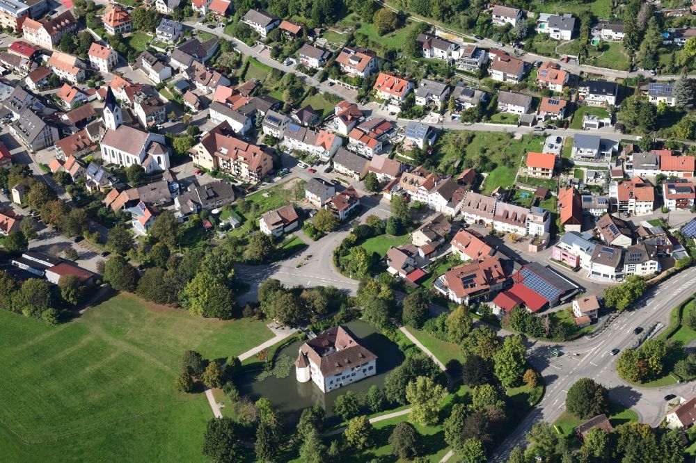 Aerial photograph Inzlingen - View of the streets and houses of the residential areas in the area of the water castle in Inzlingen in the state Baden-Wurttemberg, Germany