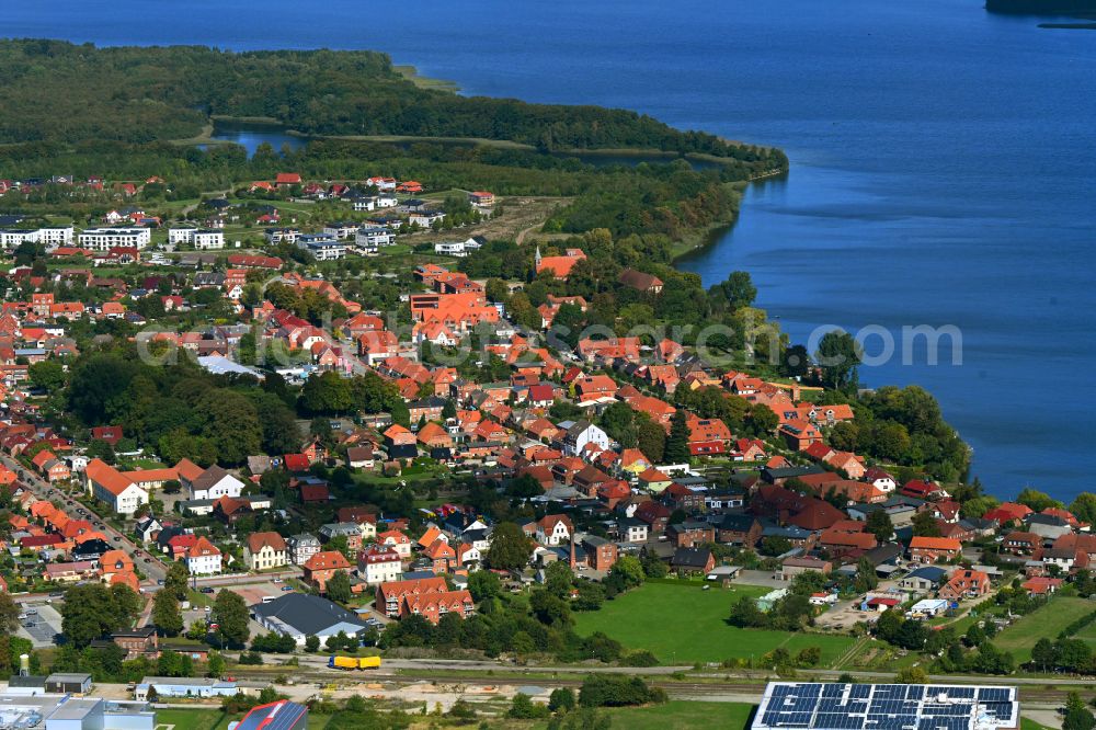 Aerial image Zarrentin am Schaalsee - Town View of the streets and houses of the residential areas in Zarrentin am Schaalsee in the state Mecklenburg - Western Pomerania, Germany