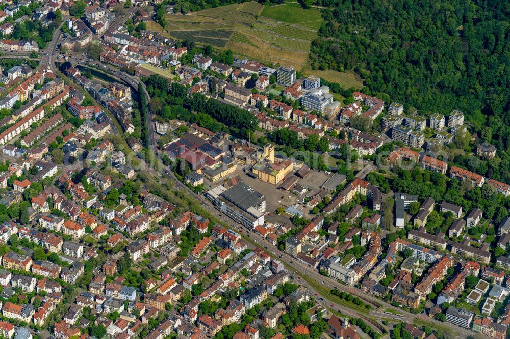 Aerial image Freiburg im Breisgau - Town on the banks of the river Dreisam in Freiburg im Breisgau in the state Baden-Wuerttemberg, Germany