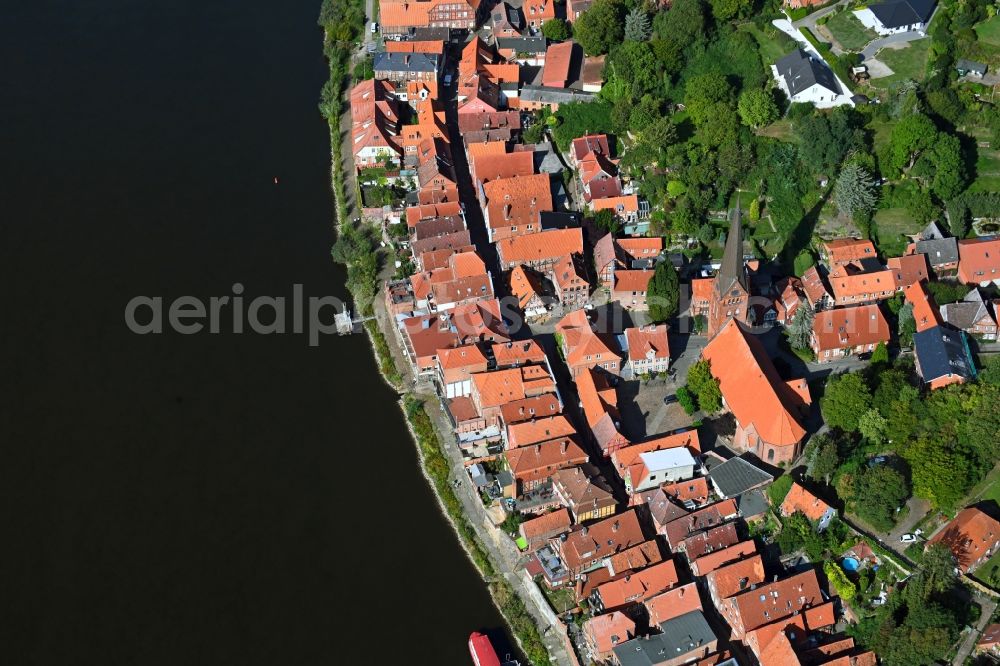 Lauenburg/Elbe from the bird's eye view: Town on the banks of the river of the River Elbe in Lauenburg/Elbe in the state Schleswig-Holstein, Germany