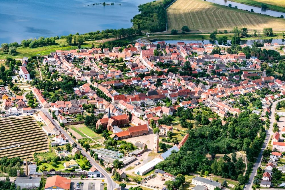 Aerial photograph Mühlberg/Elbe - Town on the banks of the river Elbe in Muehlberg in the state Brandenburg, Germany