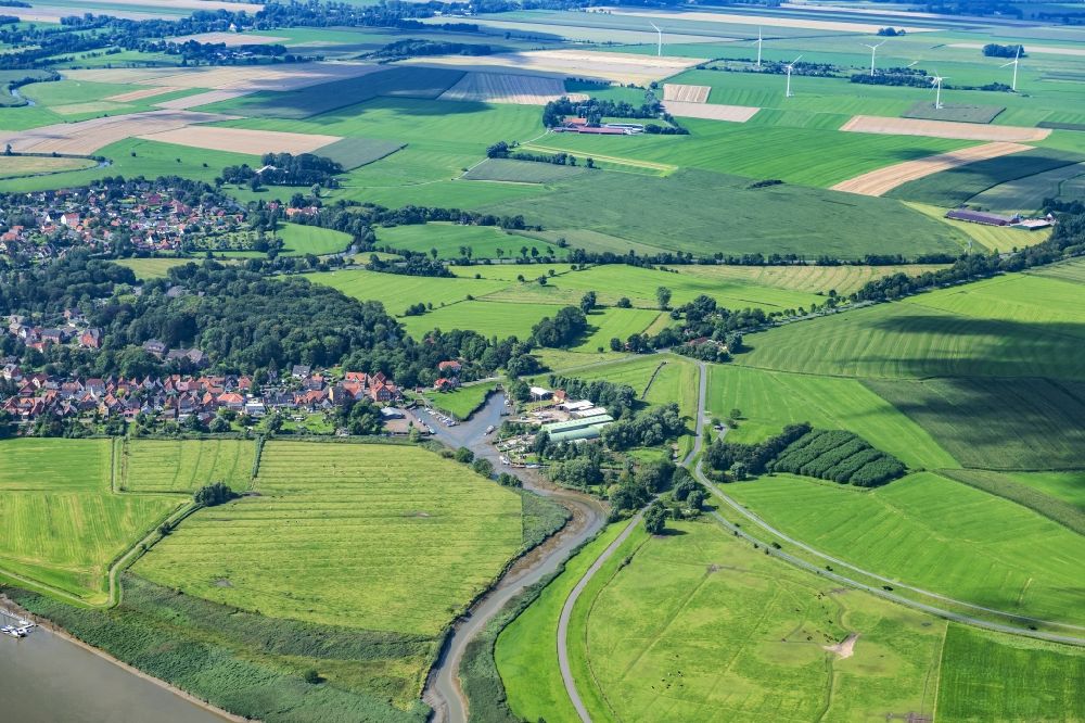 Aerial image Neuhaus (Oste) - Town on the banks of the river of Oste in Neuhaus (Oste) in the state Lower Saxony, Germany