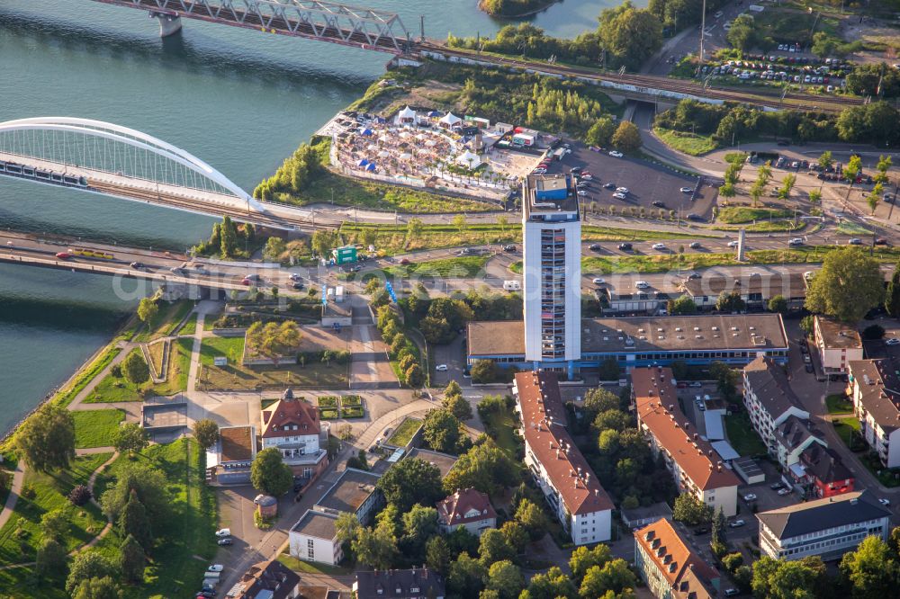 Aerial image Kehl - Town on the banks of the river of the river Rhine with skyscraper and Villa Schmidt on street Honsellstrasse in Kehl in the state Baden-Wuerttemberg, Germany