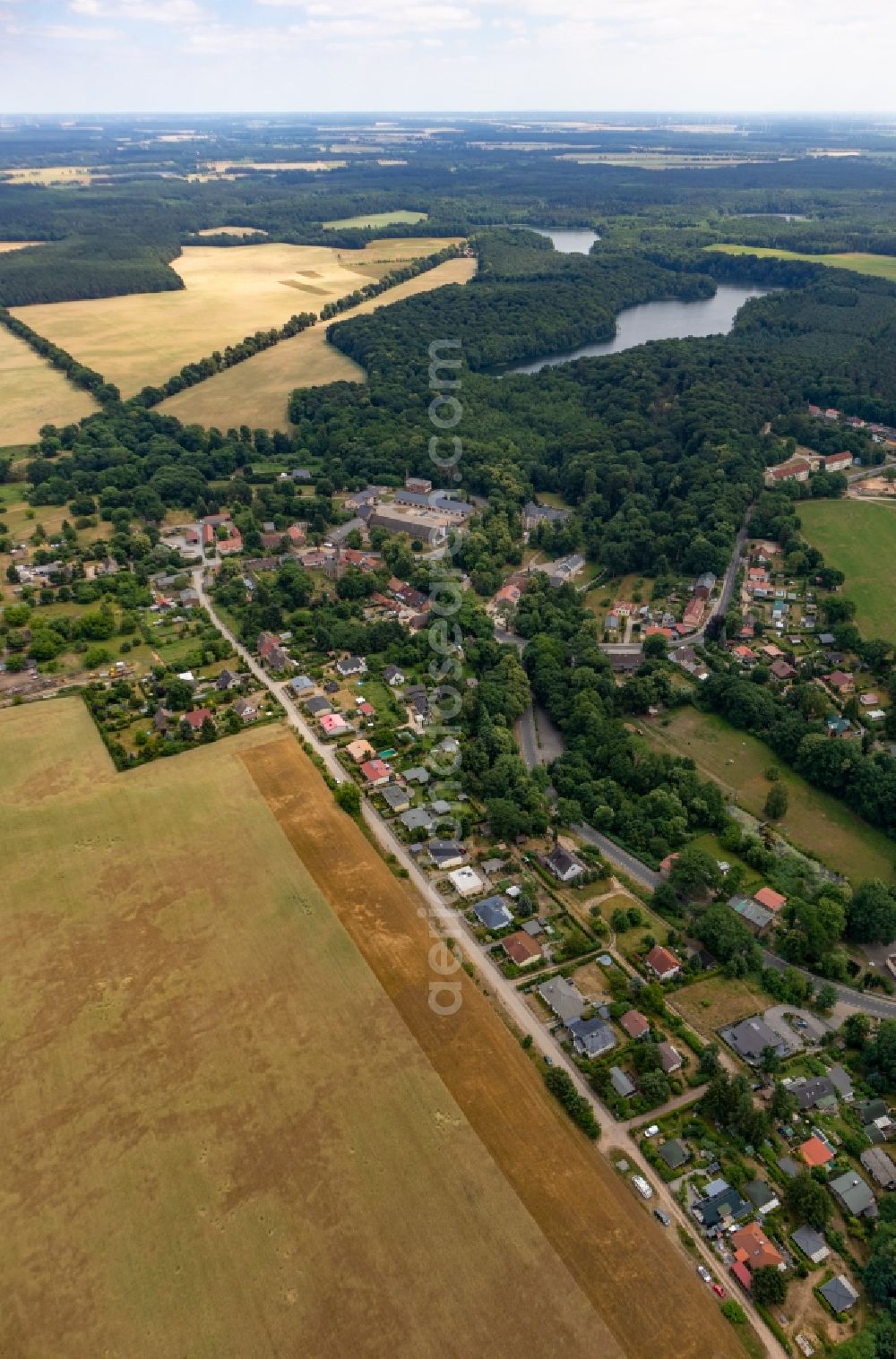 Wandlitz from above - Village on the banks of the area lake in Wandlitz in the state Brandenburg, Germany
