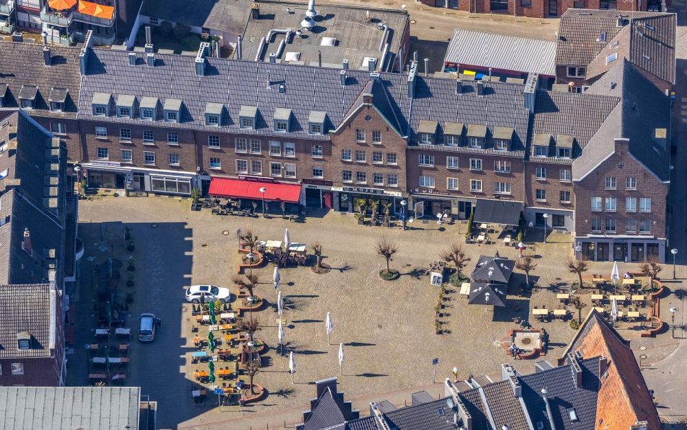 Wesel from the bird's eye view: Center market - Kornmarkt - in Wesel at Ruhrgebiet in the state North Rhine-Westphalia, Germany