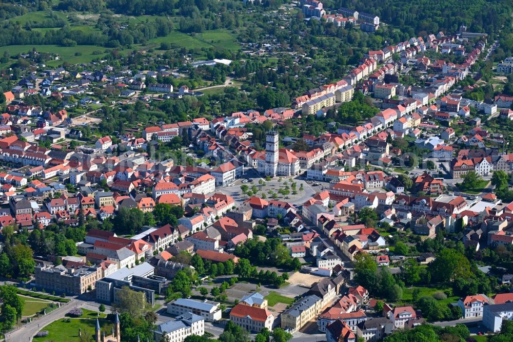 Aerial image Neustrelitz - Center market in Neustrelitz in the state Mecklenburg - Western Pomerania