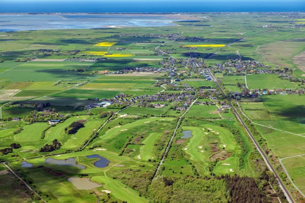 Morsum from the bird's eye view: Center on the seacoast of North Sea on Sylt Island in Morsum in the state Schleswig-Holstein, Germany