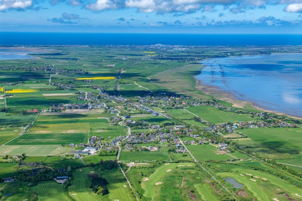 Aerial photograph Morsum - Center on the seacoast of North Sea on Sylt Island in Morsum in the state Schleswig-Holstein, Germany