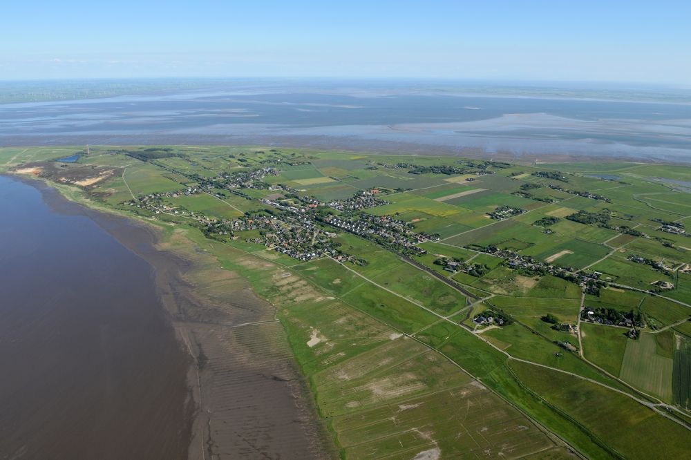 Aerial photograph Morsum - Center on the seacoast of North Sea on Sylt Island in Morsum in the state Schleswig-Holstein