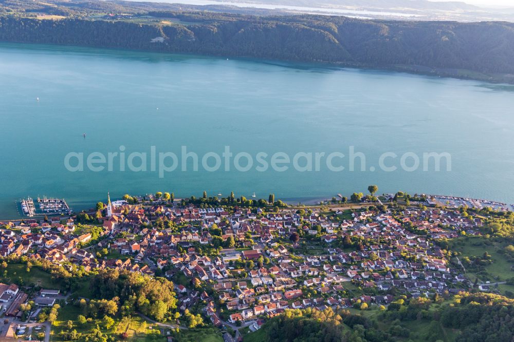 Aerial image Sipplingen - Village on the lake bank areas of the lake of constance on street Seestrasse in Sipplingen in the state Baden-Wuerttemberg, Germany
