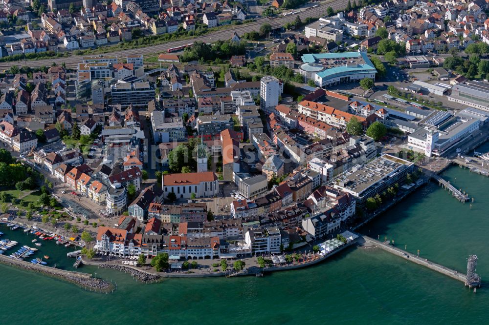 Aerial photograph Friedrichshafen - Village on the banks of the area Lake Constance in Friedrichshafen in the state Baden-Wurttemberg, Germany