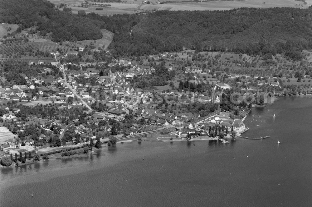 Aerial image Bodman-Ludwigshafen - Village on the banks of the area of Lake Ueberlingen, part of Lake of Constance in Ludwigshafen in the state Baden-Wurttemberg, Germany