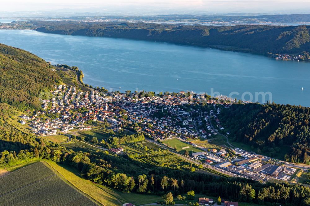 Ludwigshafen from the bird's eye view: Village on the banks of the area of Lake of Constance in Ludwigshafen in the state Baden-Wurttemberg, Germany