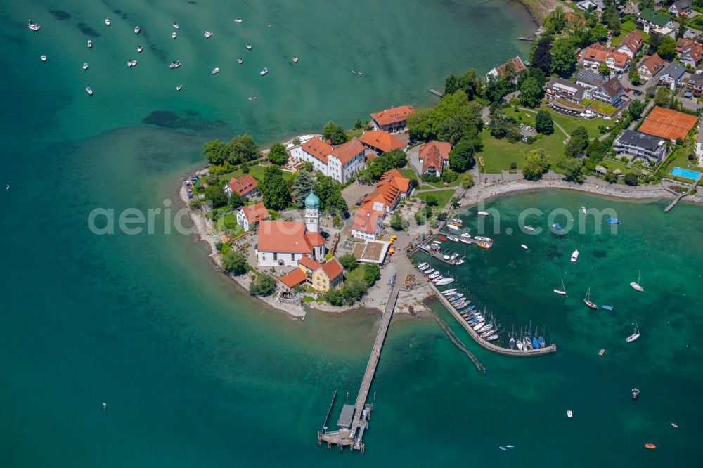 Wasserburg (Bodensee) from the bird's eye view: Village on the banks of the area Lake Constance in Wasserburg (Bodensee) in the state Bavaria, Germany