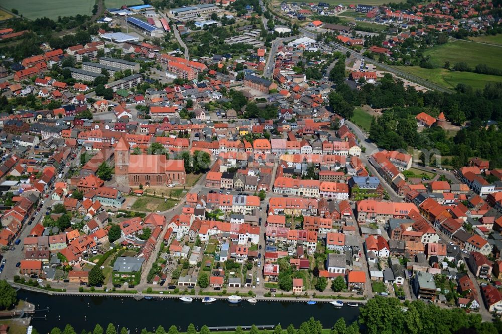Aerial photograph Plau am See - Village on the banks of the area of Elde in Plau am See in the state Mecklenburg - Western Pomerania, Germany