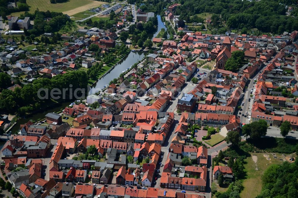 Plau am See from the bird's eye view: Village on the banks of the area of Elde in Plau am See in the state Mecklenburg - Western Pomerania, Germany