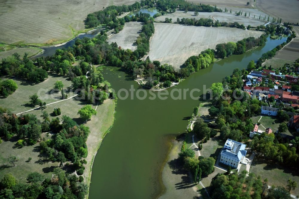 Aerial photograph Wörlitz - Village on the banks of the area Kraegengraben - Woerlitzer See in Woerlitz in the state Saxony-Anhalt, Germany