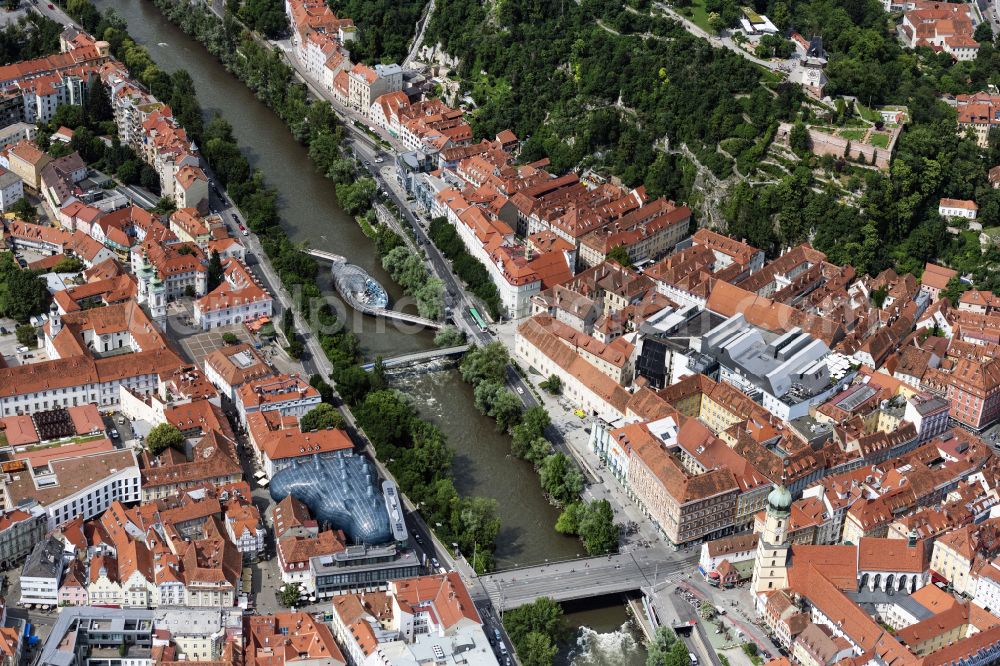 Graz from the bird's eye view: Village on the banks of the area Mur - river course in Graz in Steiermark, Austria
