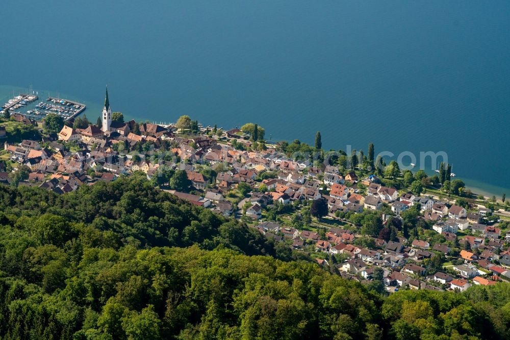 Aerial image Sipplingen - Village on the banks of the area Obersee - Bodensee in Sipplingen in the state Baden-Wuerttemberg