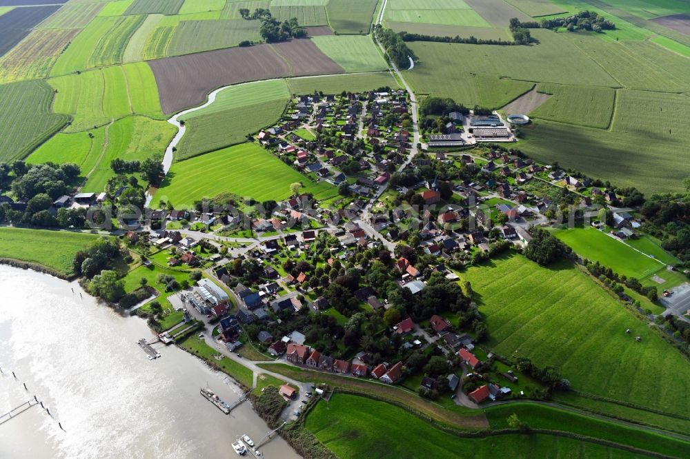 Aerial photograph Geversdorf - Village on the banks of the area Oste - river course in Geversdorf in the state Lower Saxony, Germany
