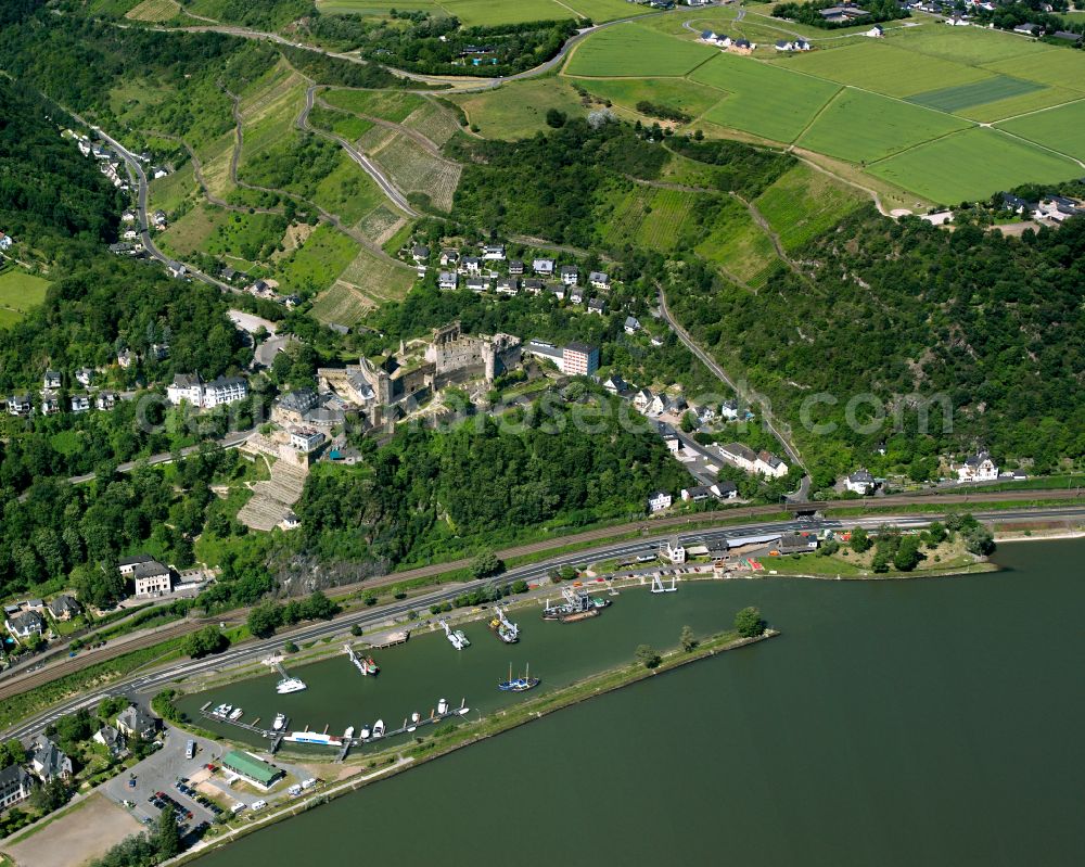 Fellen from above - Village on the banks of the area Rhine - river course in Fellen in the state Rhineland-Palatinate, Germany