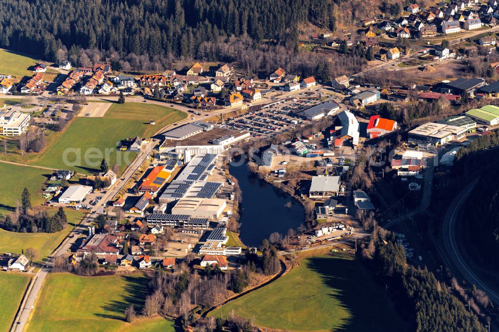 Titisee-Neustadt from the bird's eye view: Village on the banks of the area lake in Titisse Ferienort in Suedschwarzwald in Titisee-Neustadt in the state Baden-Wuerttemberg, Germany