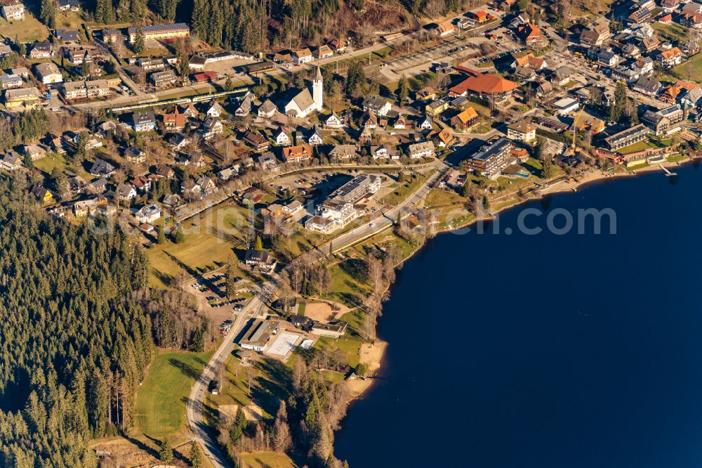 Aerial image Titisee-Neustadt - Village on the banks of the area lake in Titisse Ferienort in Suedschwarzwald in Titisee-Neustadt in the state Baden-Wuerttemberg, Germany