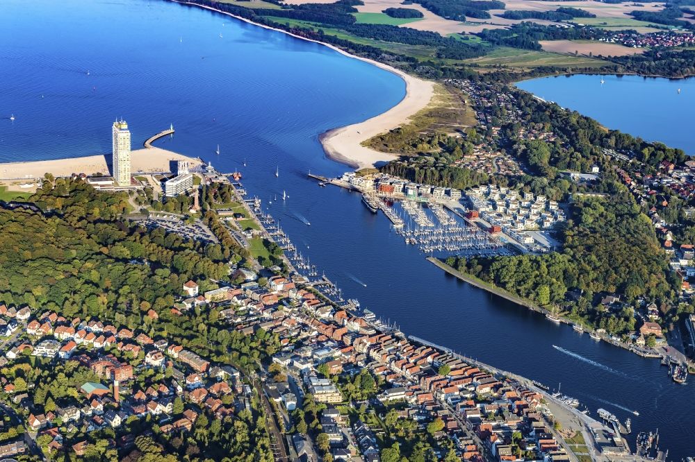 Aerial image Alt Travemünde - Village on the banks of the area Trave - river course in Alt Travemuende in the state Schleswig-Holstein, Germany