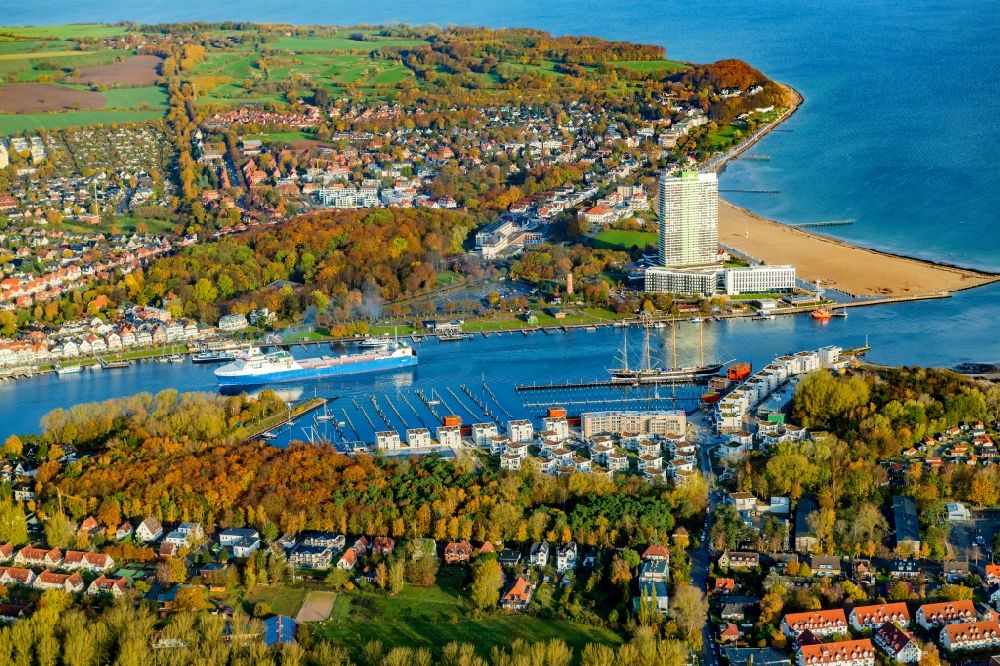 Lübeck from above - Village on the banks of the area Trave - river course in Alt Travemuende in the state Schleswig-Holstein, Germany