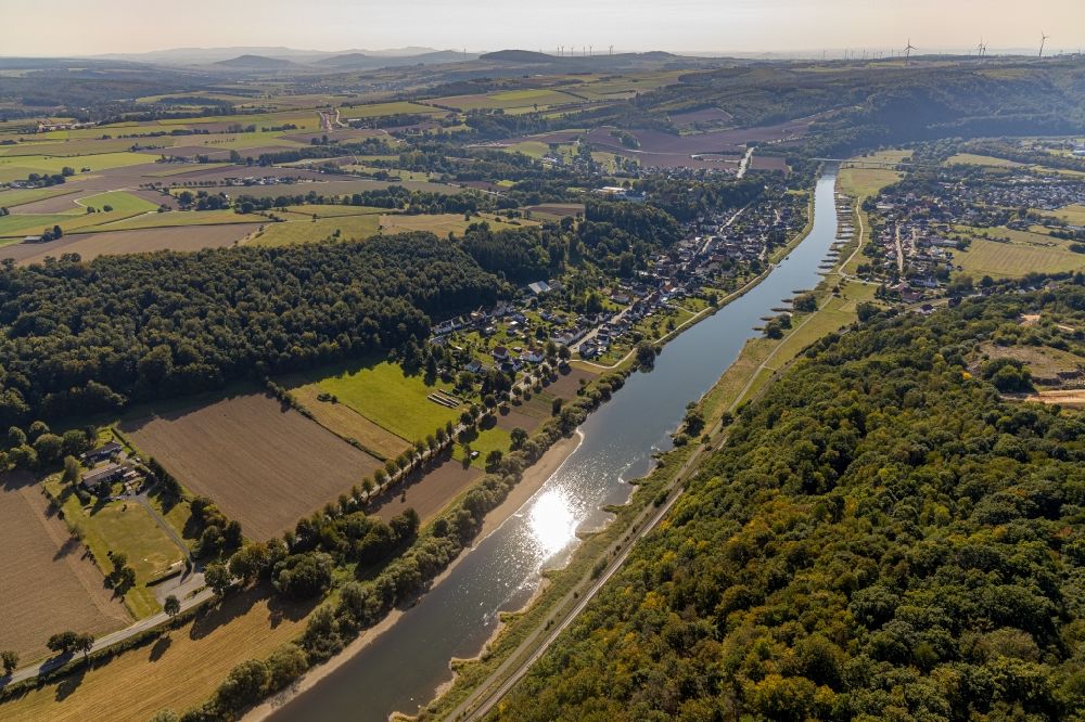 Herstelle from above - Village on the banks of the area Weser - river course in Herstelle in the state North Rhine-Westphalia, Germany
