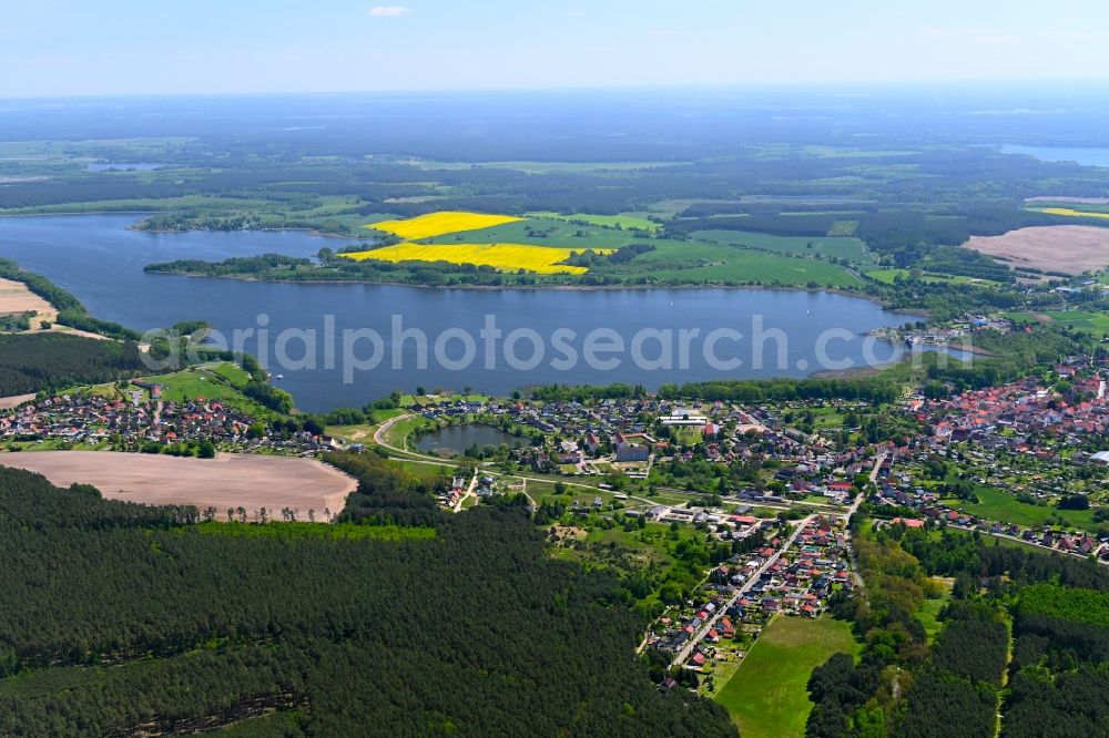 Aerial photograph Wesenberg - Village on the banks of the area lake of Woblitzsee - Havel in Wesenberg in the state Mecklenburg - Western Pomerania, Germany