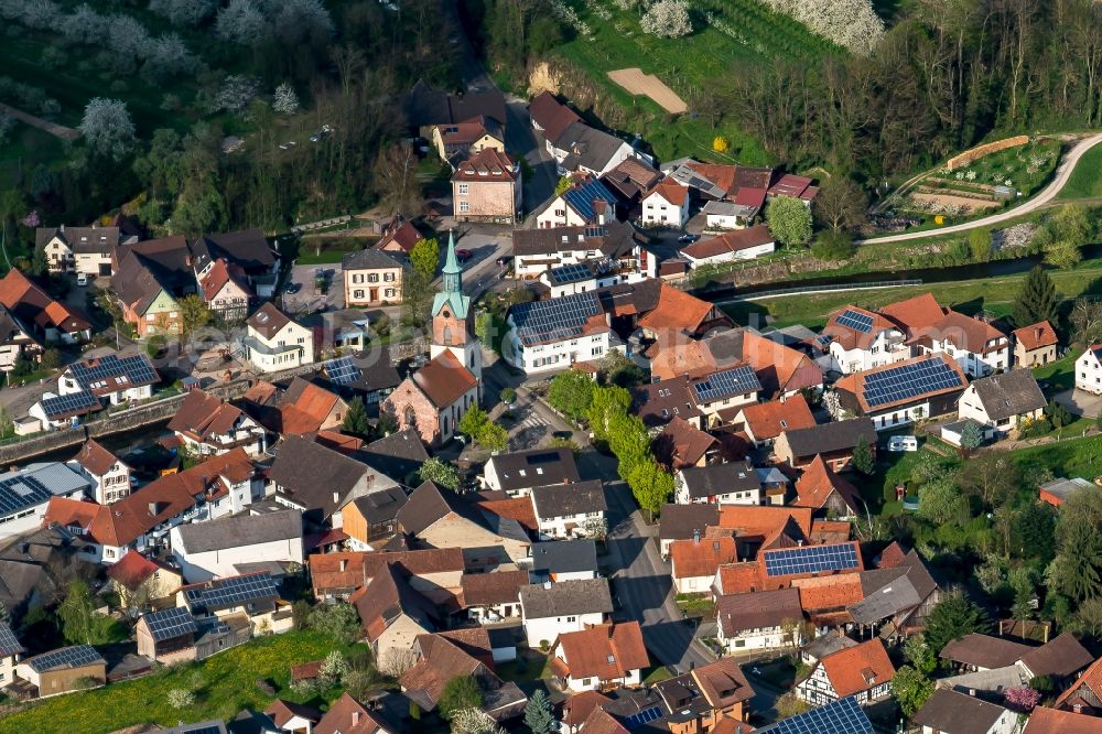 Aerial image Renchen - The district Erlach in Renchen in the state Baden-Wuerttemberg, Germany