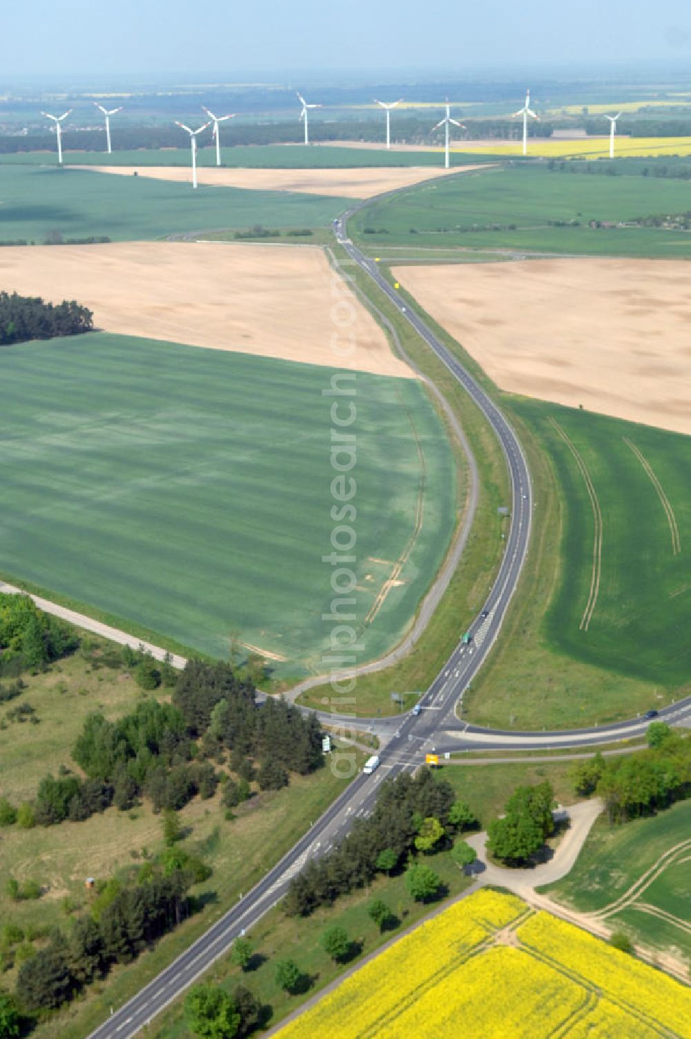 Aerial image SEELOW - Blick auf die Ortsumfahrung der Bundesstrasse B 1 westlich von Seelow. Landesbetrieb Straßenwesen Brandenburg (