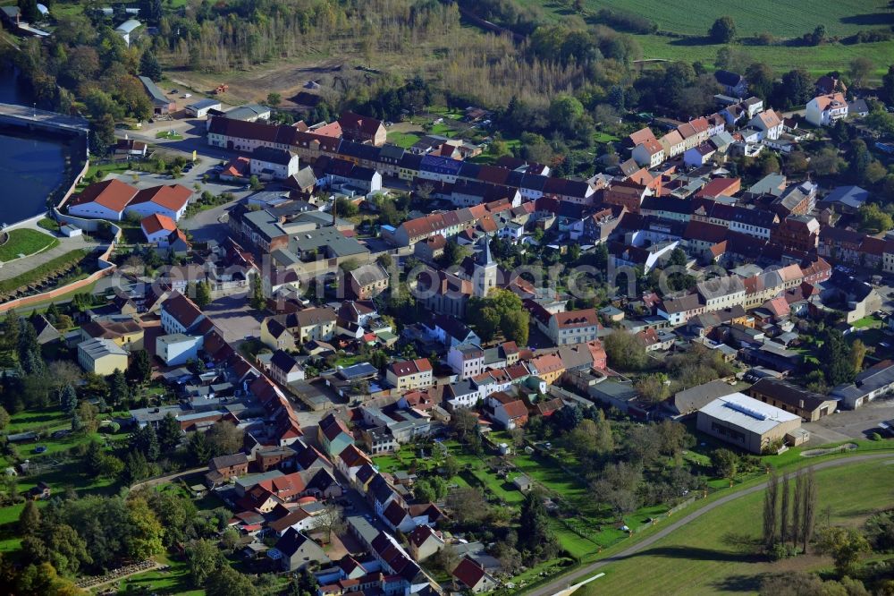 Raguhn from the bird's eye view: Center and downtown area in Raguhn in Saxony-Anhalt