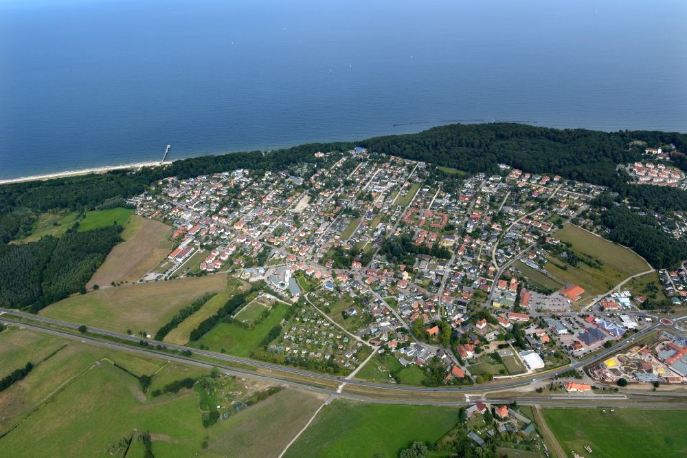 Koserow from the bird's eye view: Cityscape Koserow on the coast of the Baltic Sea on the island of Usedom in Mecklenburg Western Pomerania