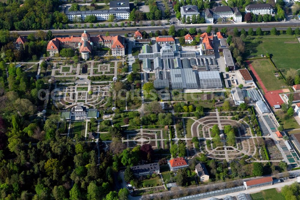 Aerial image München - Palace of Botanische Staatssammlung in the district Neuhausen-Nymphenburg in Munich in the state Bavaria, Germany