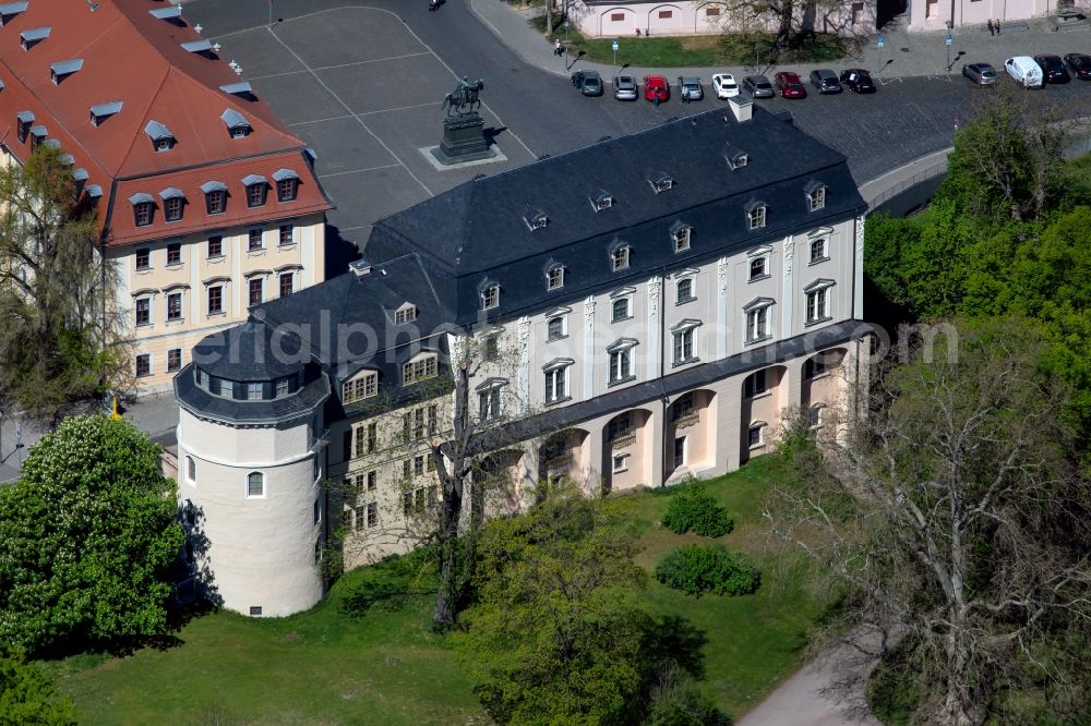 Aerial photograph Weimar - Palace Herzogin Anna Amalia Bibliothek on place Platz d. Demokratie in Weimar in the state Thuringia, Germany