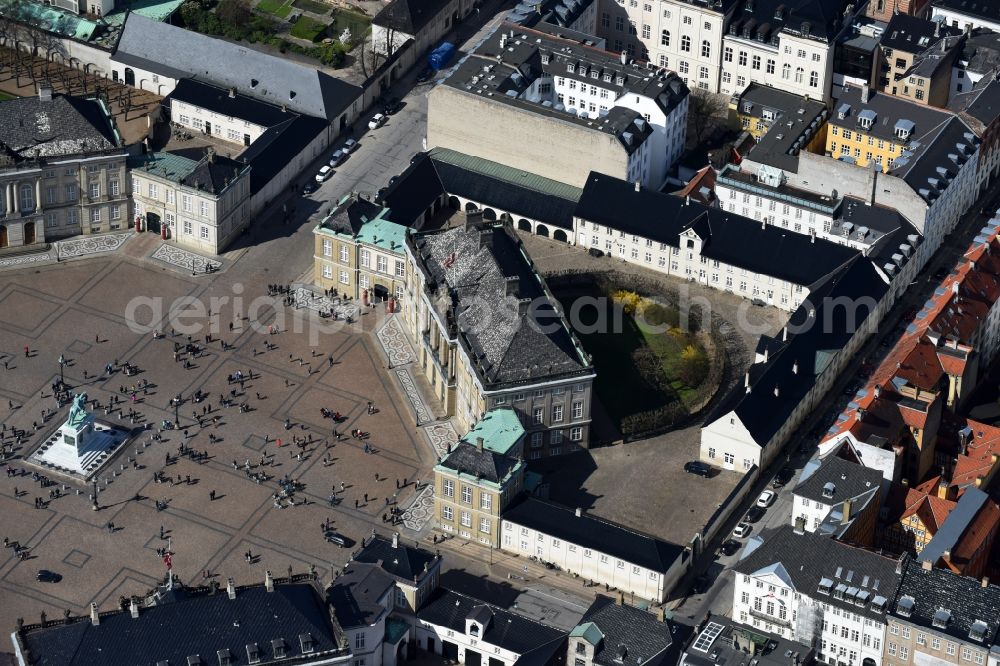 Aerial photograph Kopenhagen - Palace Amalienborg on Slotsplads in Copenhagen in Region Hovedstaden, Denmark