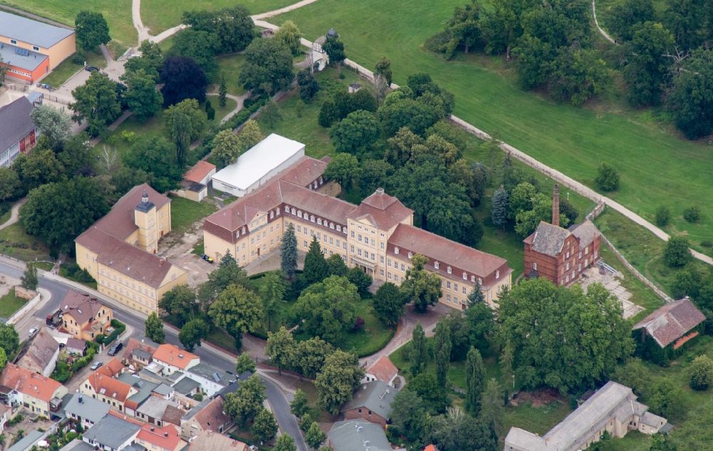 Barby (Elbe) from above - Palace in Barby (Elbe) in the state Saxony-Anhalt, Germany